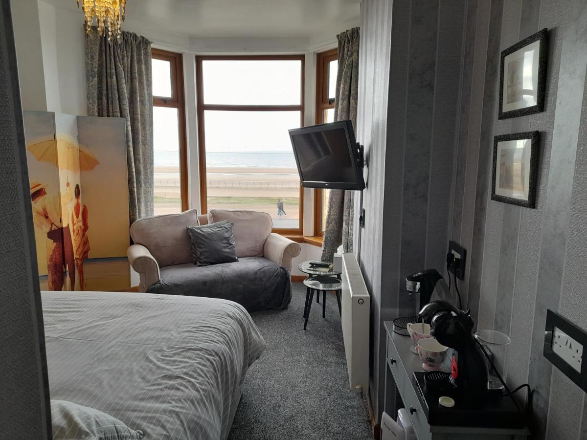 The Fame Bed & Breakfast Blackpool Exterior photo