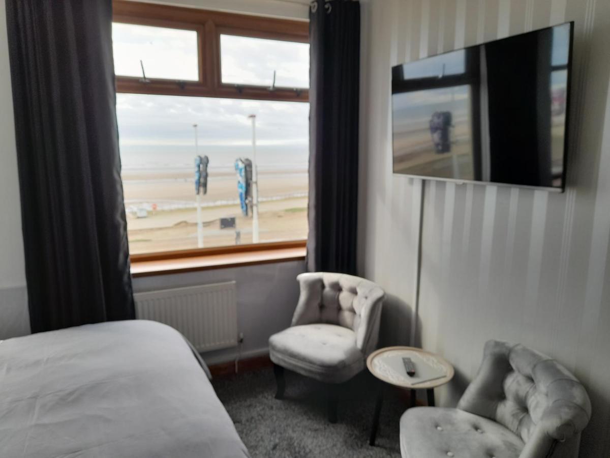 The Fame Bed & Breakfast Blackpool Exterior photo