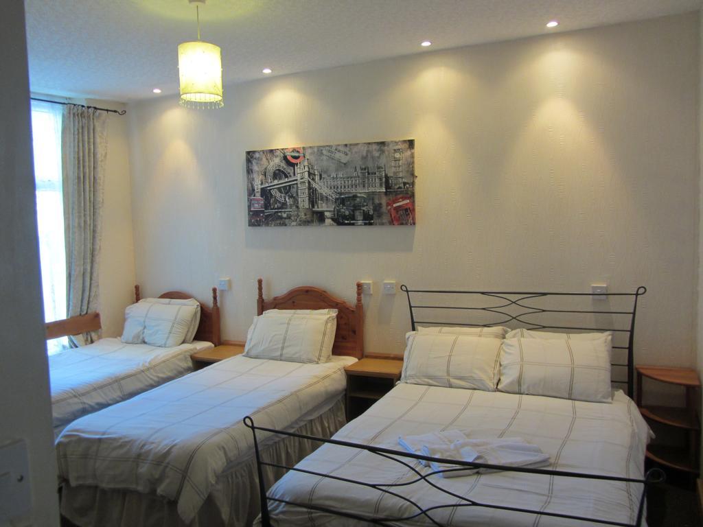 The Fame Bed & Breakfast Blackpool Exterior photo